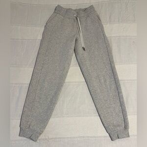 Lululemon Scuba High-Rise Jogger
Full Length